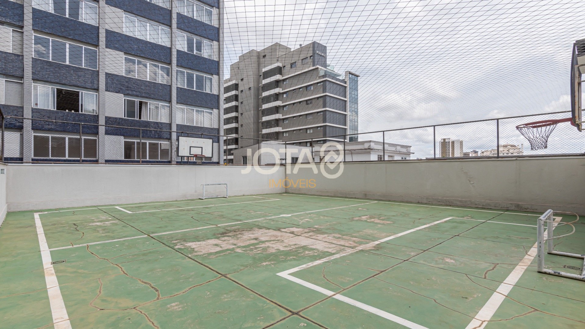 REFORMA DE ALTO PADRÃO E LOCALIZAÇÃO NOBRE NO BATEL