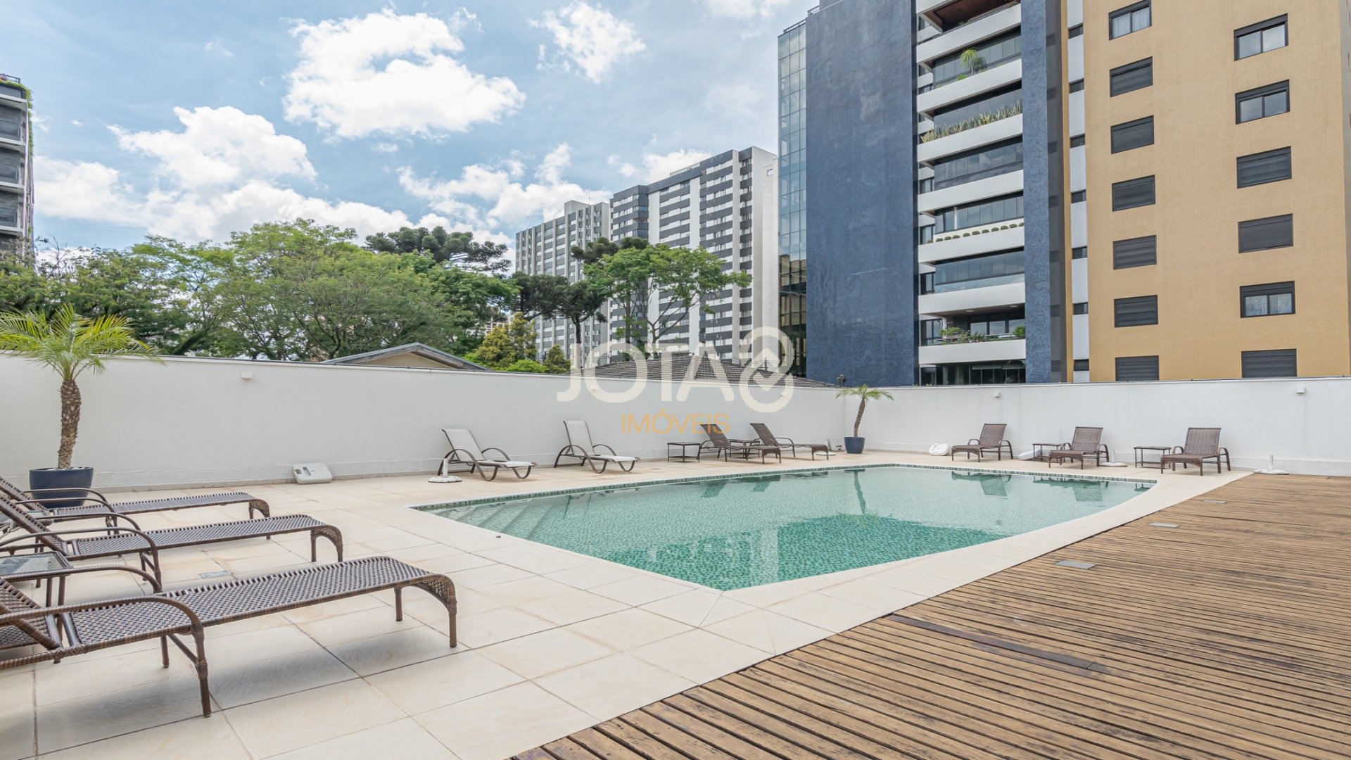 REFORMA DE ALTO PADRÃO E LOCALIZAÇÃO NOBRE NO BATEL