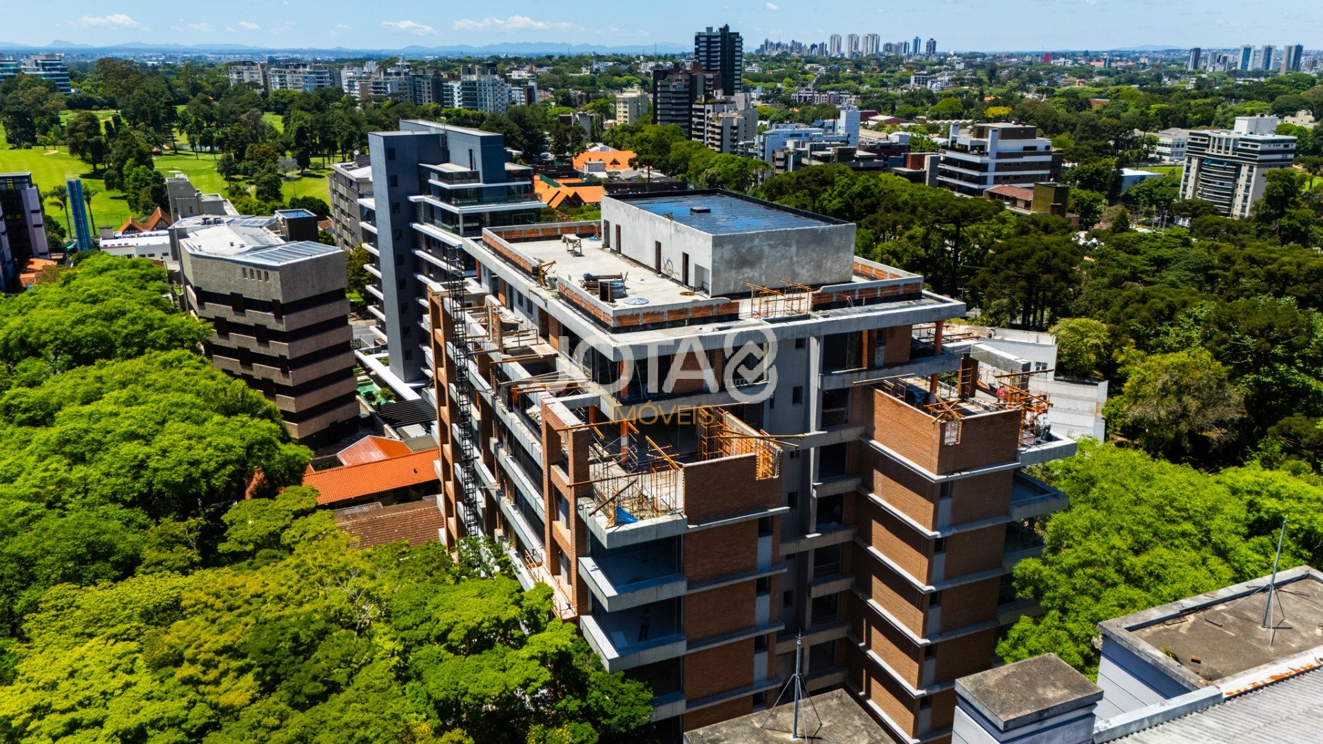 APARTAMENTO DE 255M² COM 4 VAGAS NO AMIRA CABRAL - ENTREGA 2026.