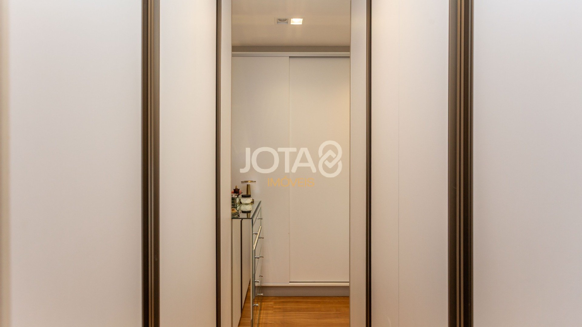 ACQUARELLE COM 3 SUÍTES NO ECOVILLE