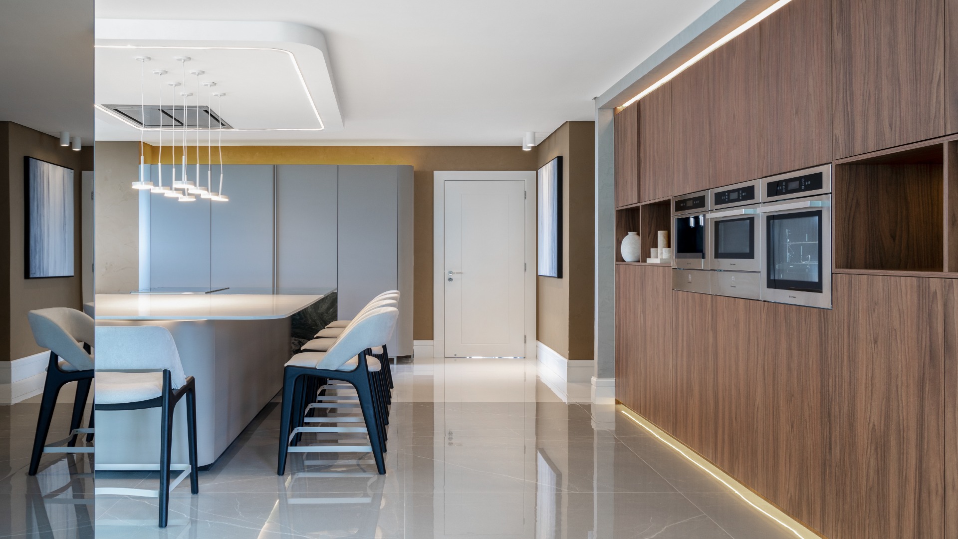 APARTAMENTOS DE 3 OU 4 SUÍTES PRONTOS PARA MORAR