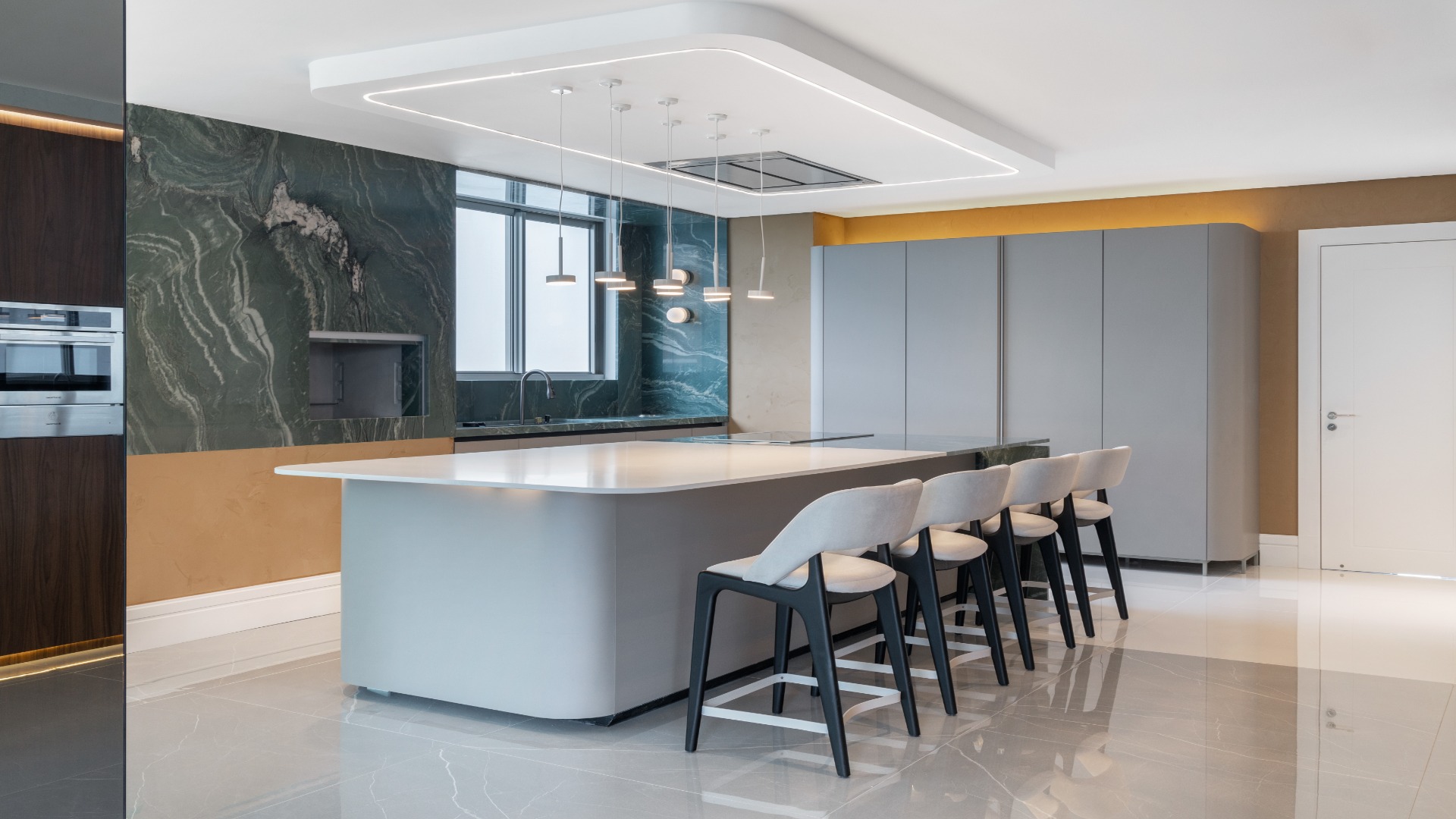 APARTAMENTOS DE 3 OU 4 SUÍTES PRONTOS PARA MORAR