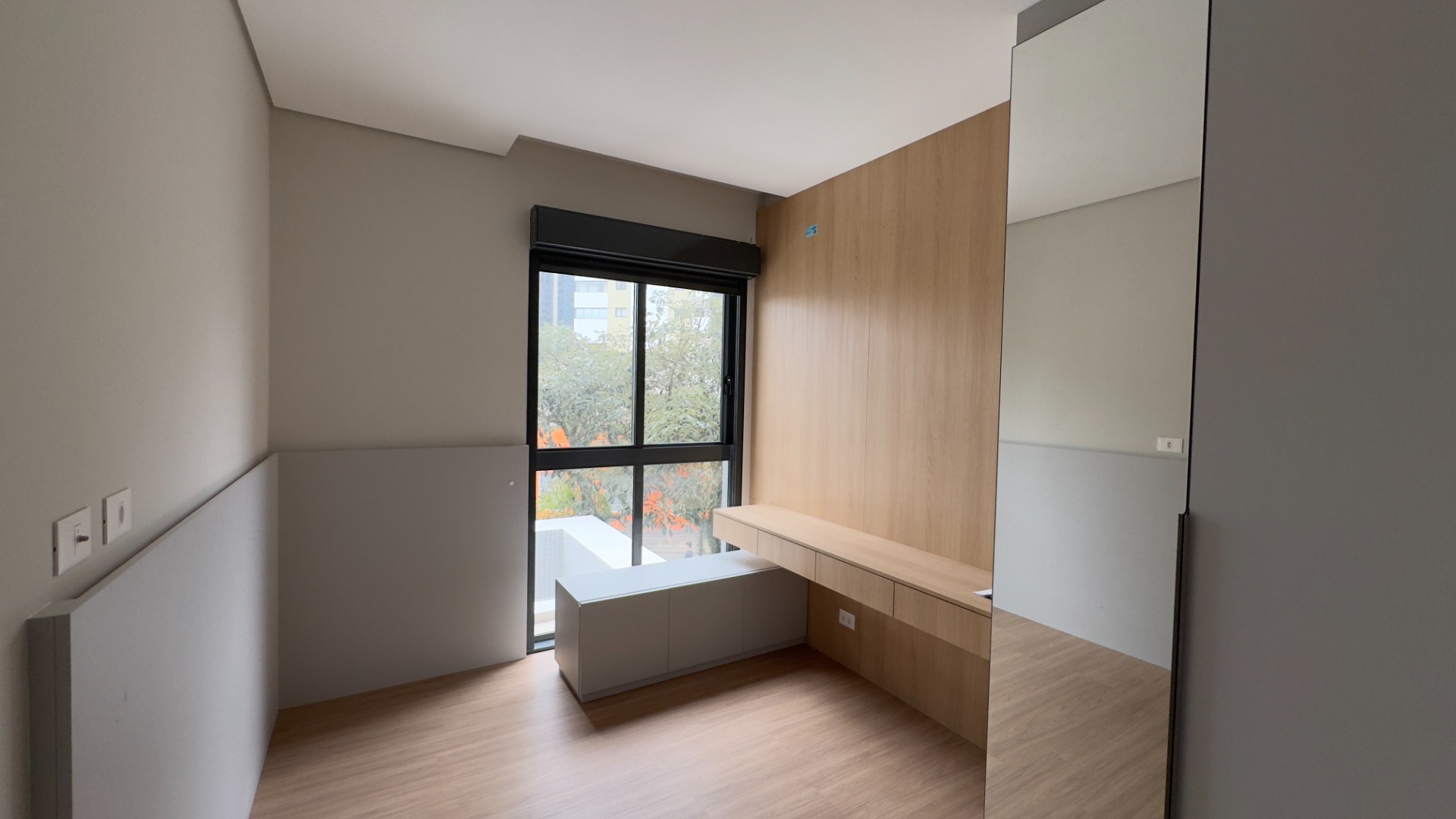 APARATAMENTO COM 3 SUÍTES E 3 VAGAS NO JUVEVE