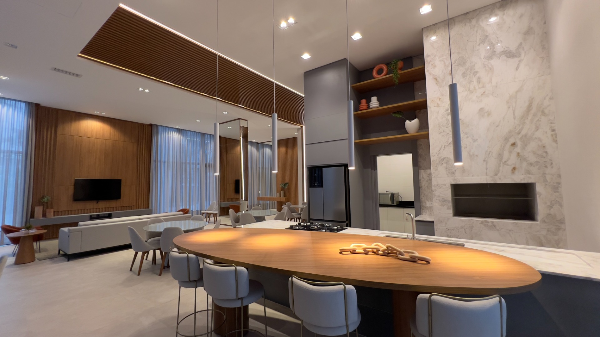 APARATAMENTO COM 3 SUÍTES E 3 VAGAS NO JUVEVE