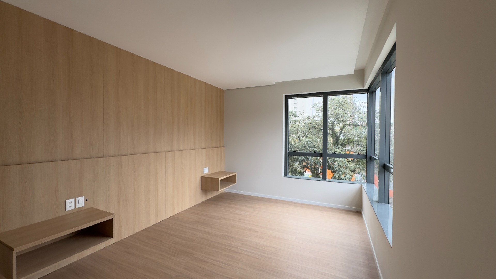 APARATAMENTO COM 3 SUÍTES E 3 VAGAS NO JUVEVÊ