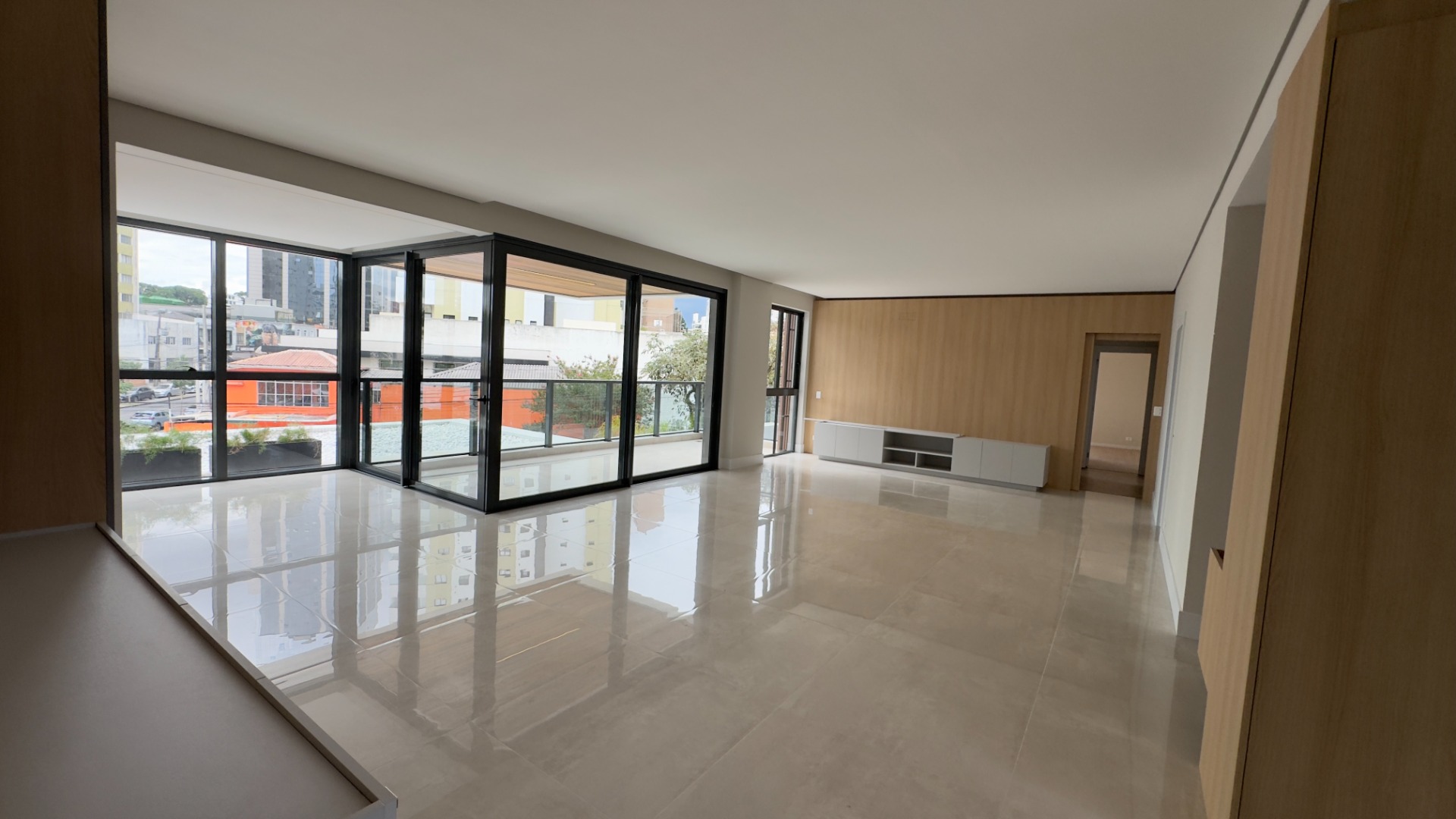 APARATAMENTO COM 3 SUÍTES E 3 VAGAS