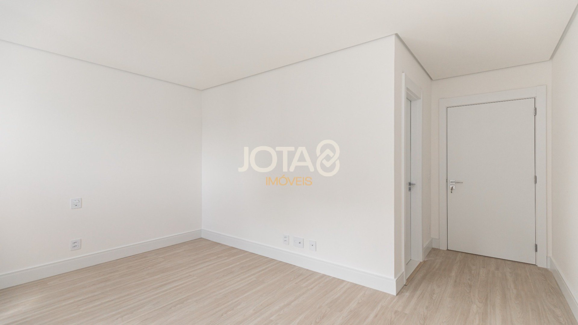 RENVENDA LANDHAUS - ANDAR ALTO - 3 SUÍTES E 4 VAGAS - ECOVILLE