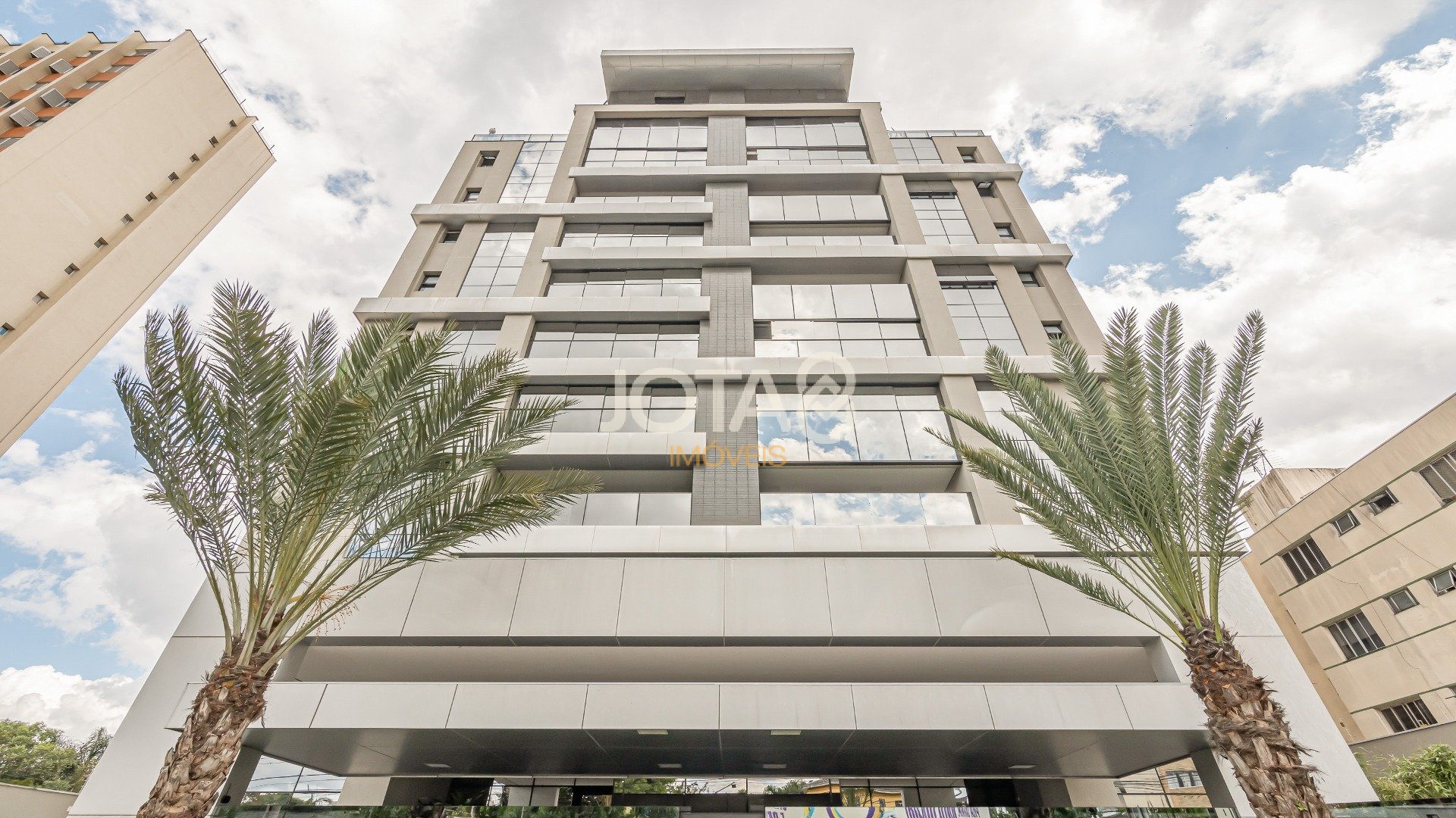 APARTAMENTO COM 3 SUÍTES   NO BIGORRILHO