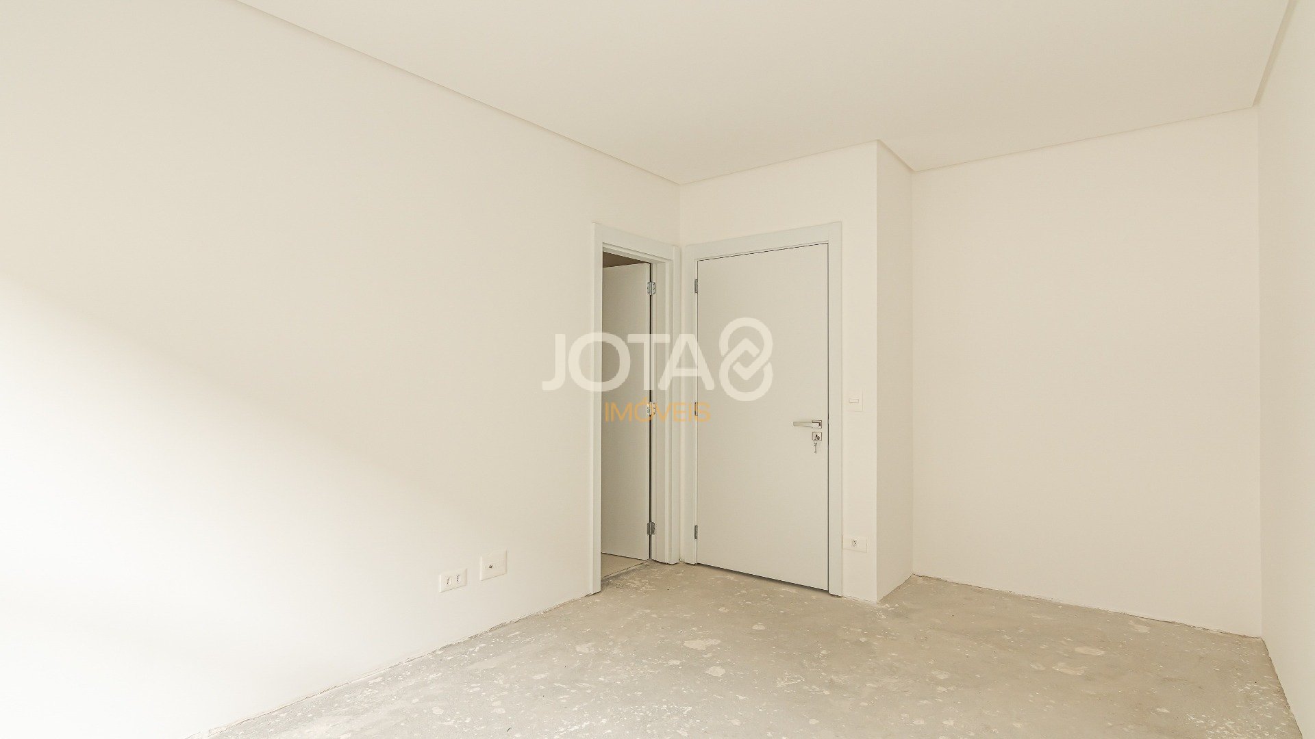 APARTAMENTO COM 3 SUÍTES   NO BIGORRILHO