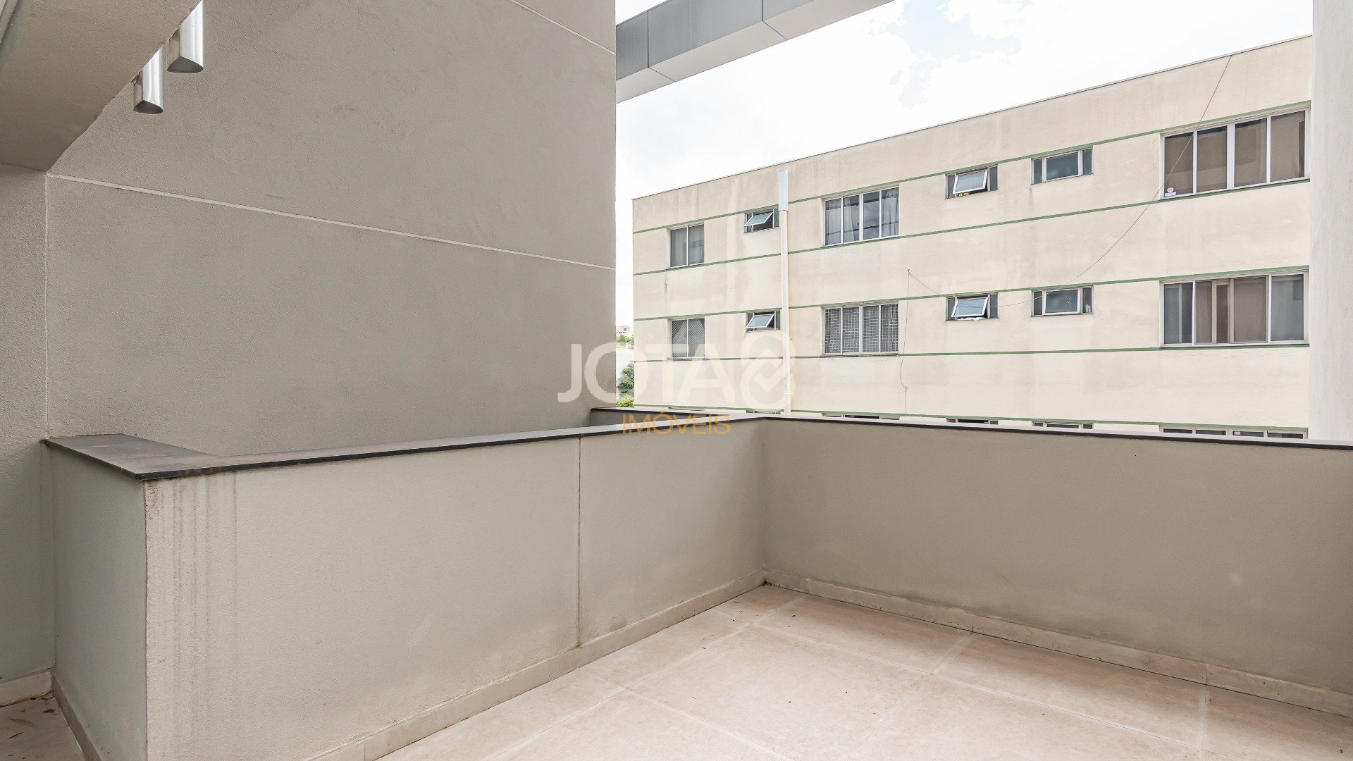 APARTAMENTO COM 3 SUÍTES   NO BIGORRILHO