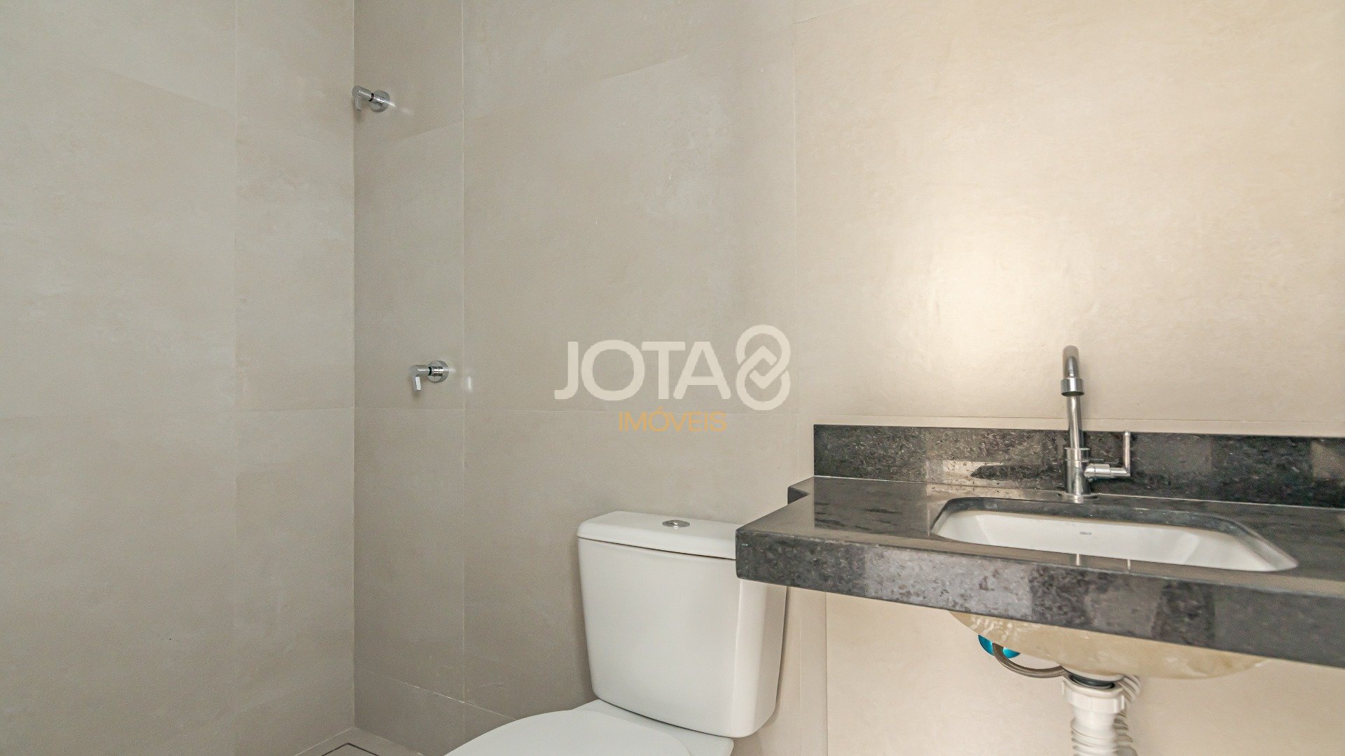 APARTAMENTO COM 3 SUÍTES   NO BIGORRILHO