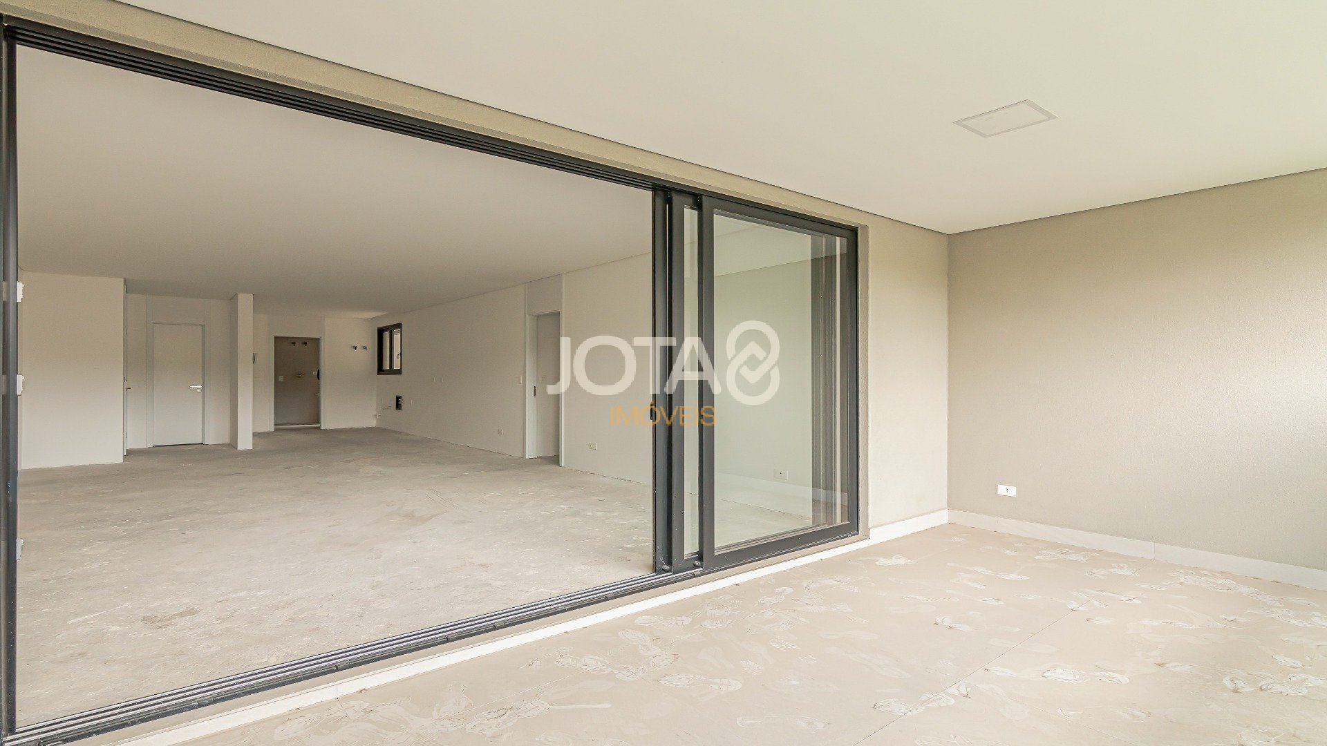 APARTAMENTO COM 3 SUÍTES   NO BIGORRILHO