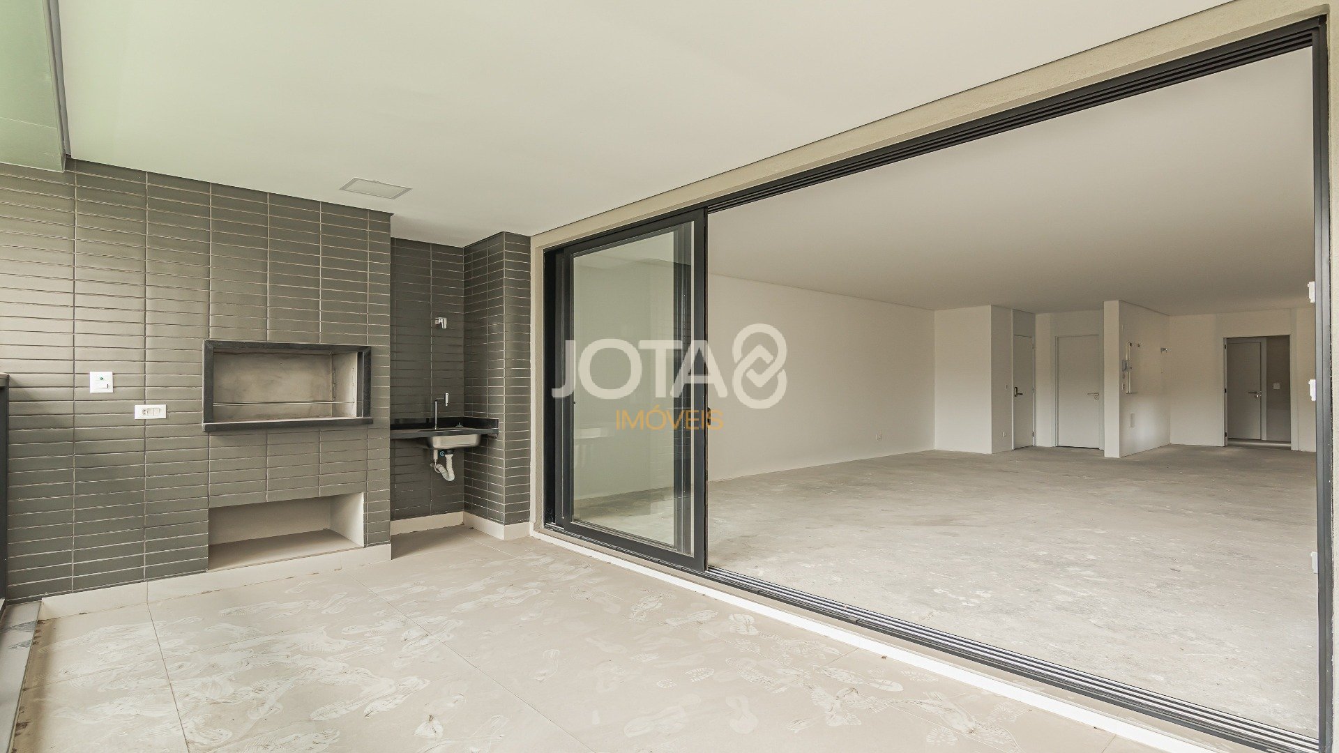 APARTAMENTO COM 3 SUÍTES   NO BIGORRILHO