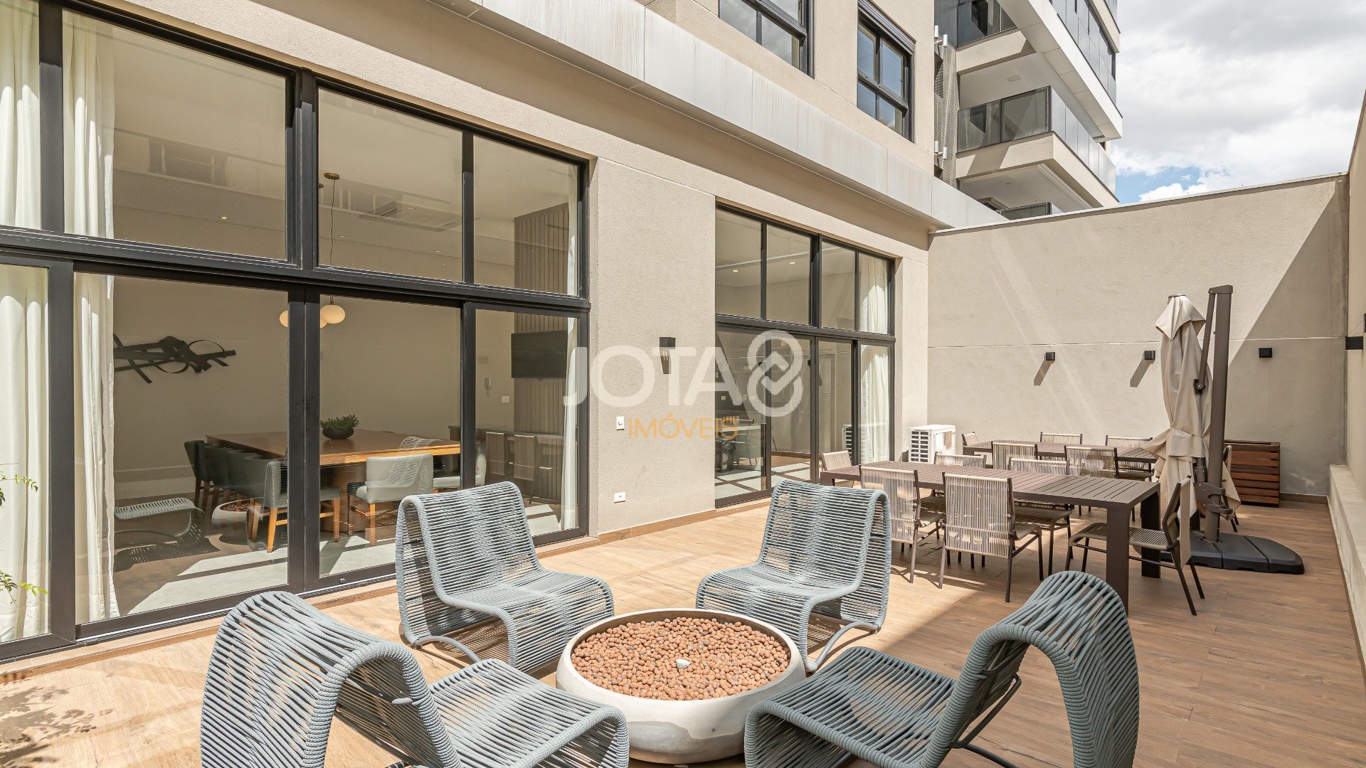 APARTAMENTO COM 3 SUÍTES   NO BIGORRILHO