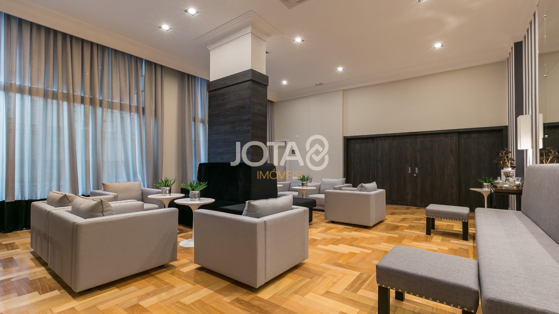 MODERNO APARTAMENTO DE 2 QUARTOS NO BATEL