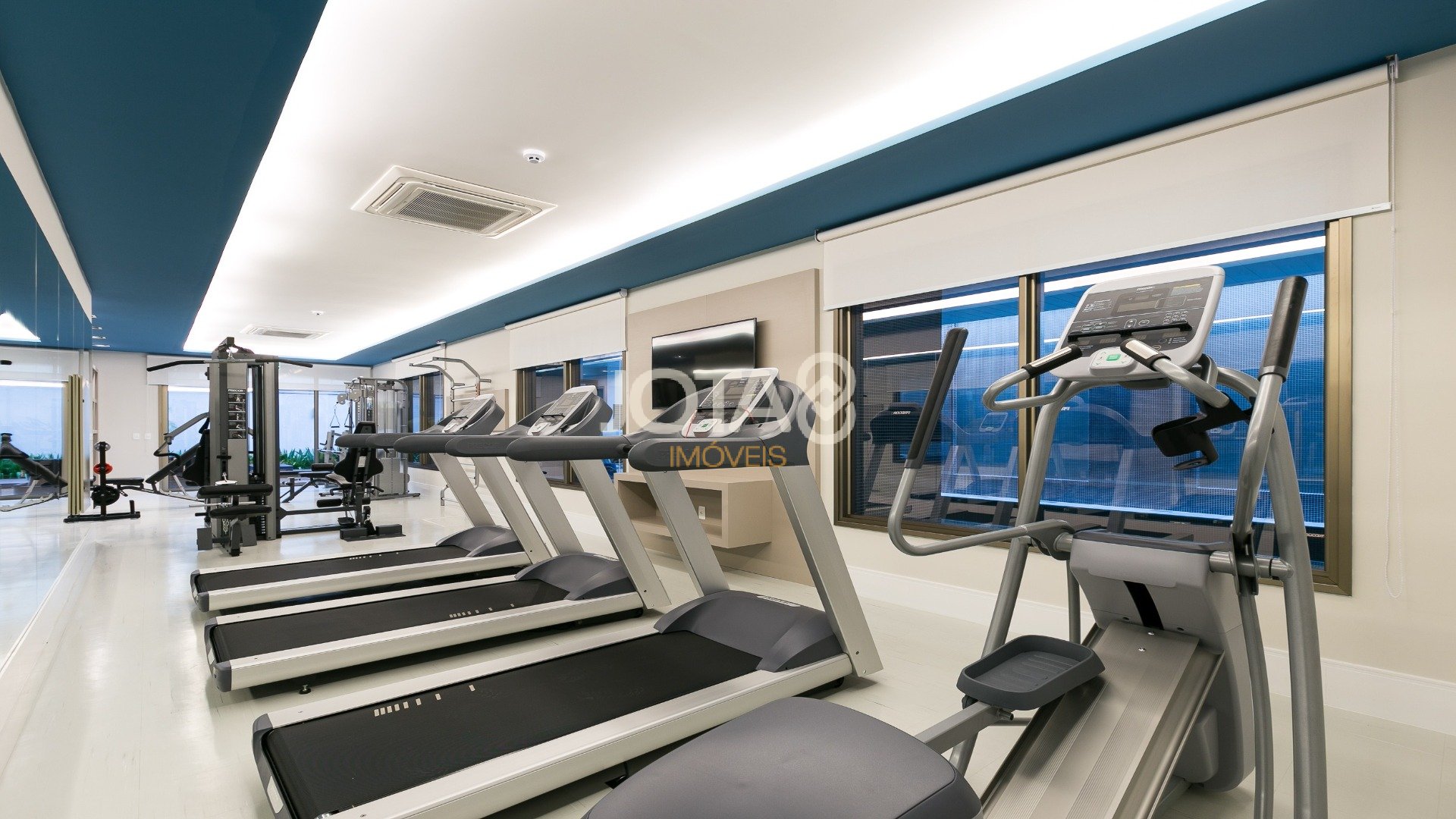 MODERNO APARTAMENTO DE 2 QUARTOS NO BATEL