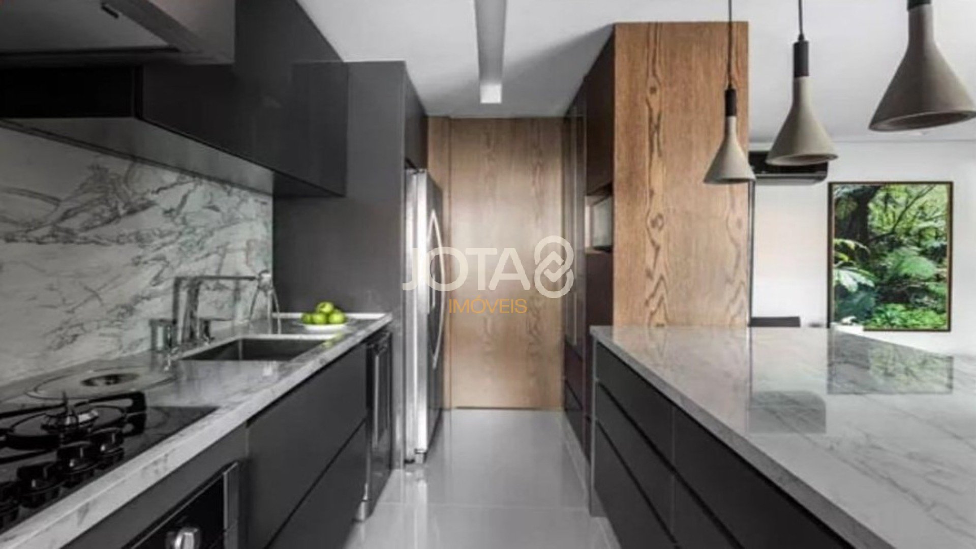 MODERNO APARTAMENTO DE 2 QUARTOS NO BATEL