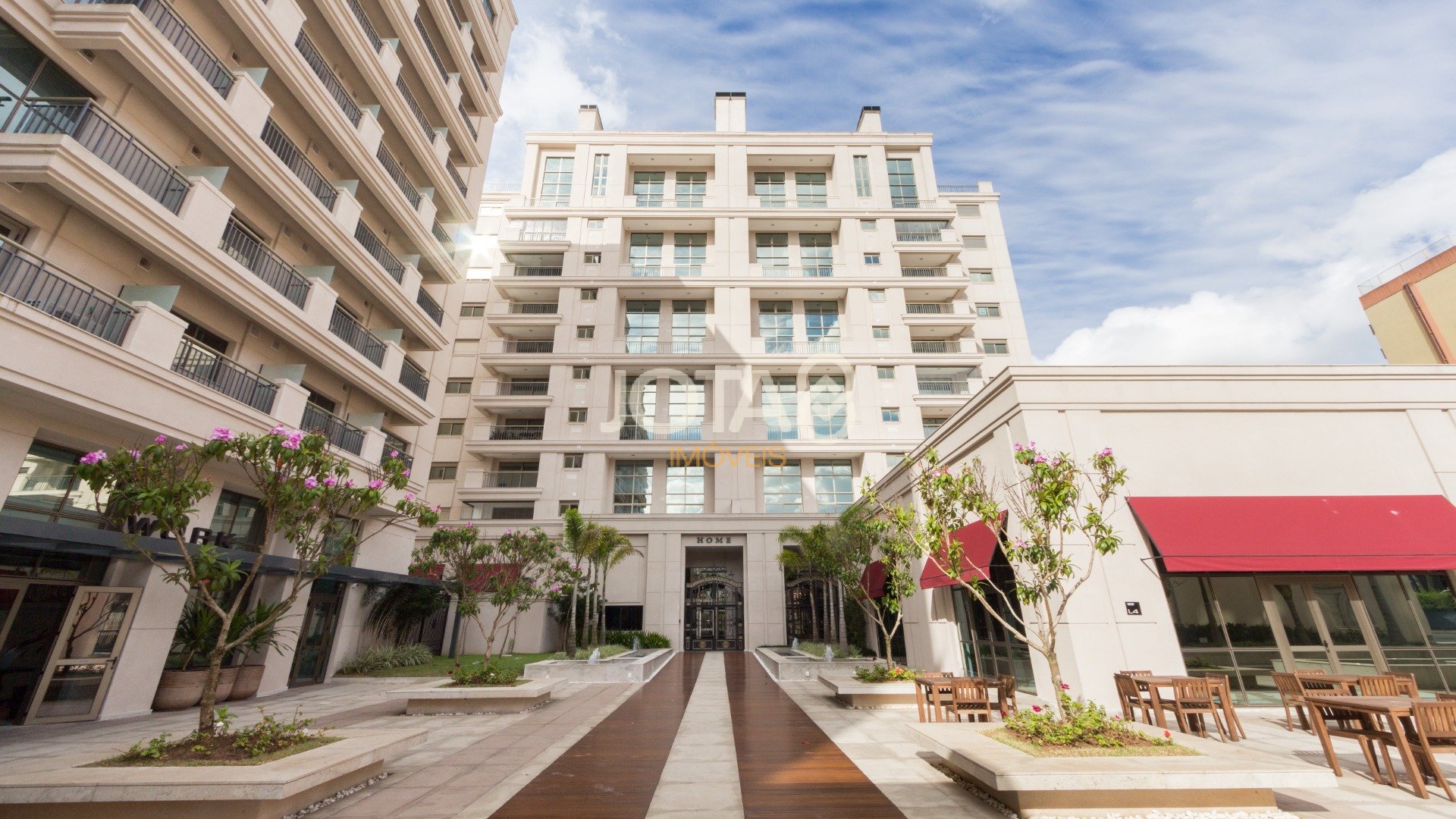 MODERNO APARTAMENTO DE 2 QUARTOS NO BATEL