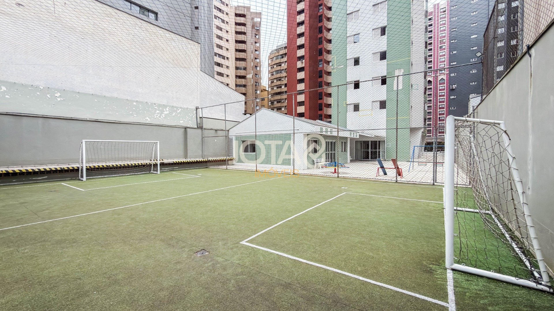 APARTAMENTO COM 3 QUARTOS NO BATEL