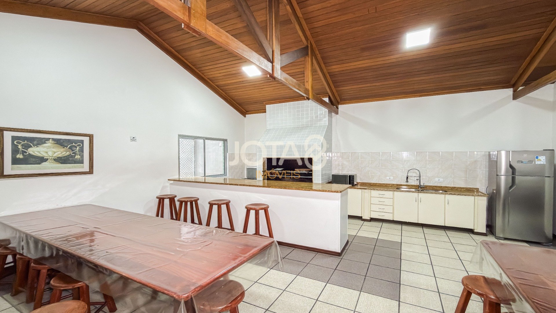 APARTAMENTO COM 3 QUARTOS NO BATEL