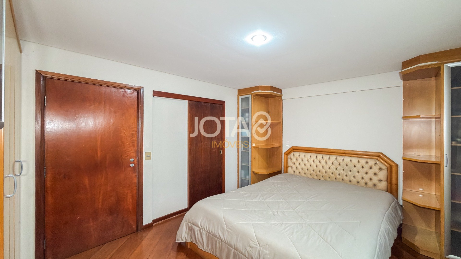 APARTAMENTO COM 3 QUARTOS NO BATEL