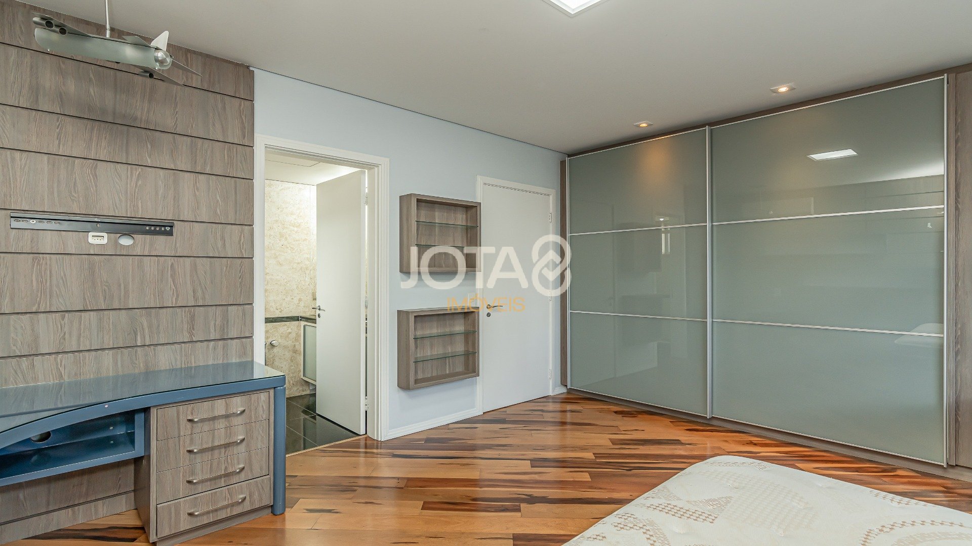 APARTAMENTO 4 QUARTOS NO BIGORRILHO!