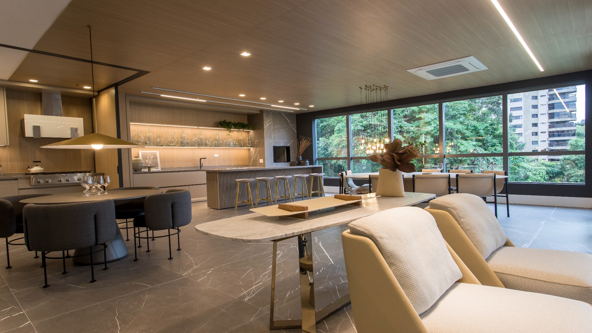 APARTAMENTO COM 3 SUÍTES E 4 VAGAS NO ECOVILLE