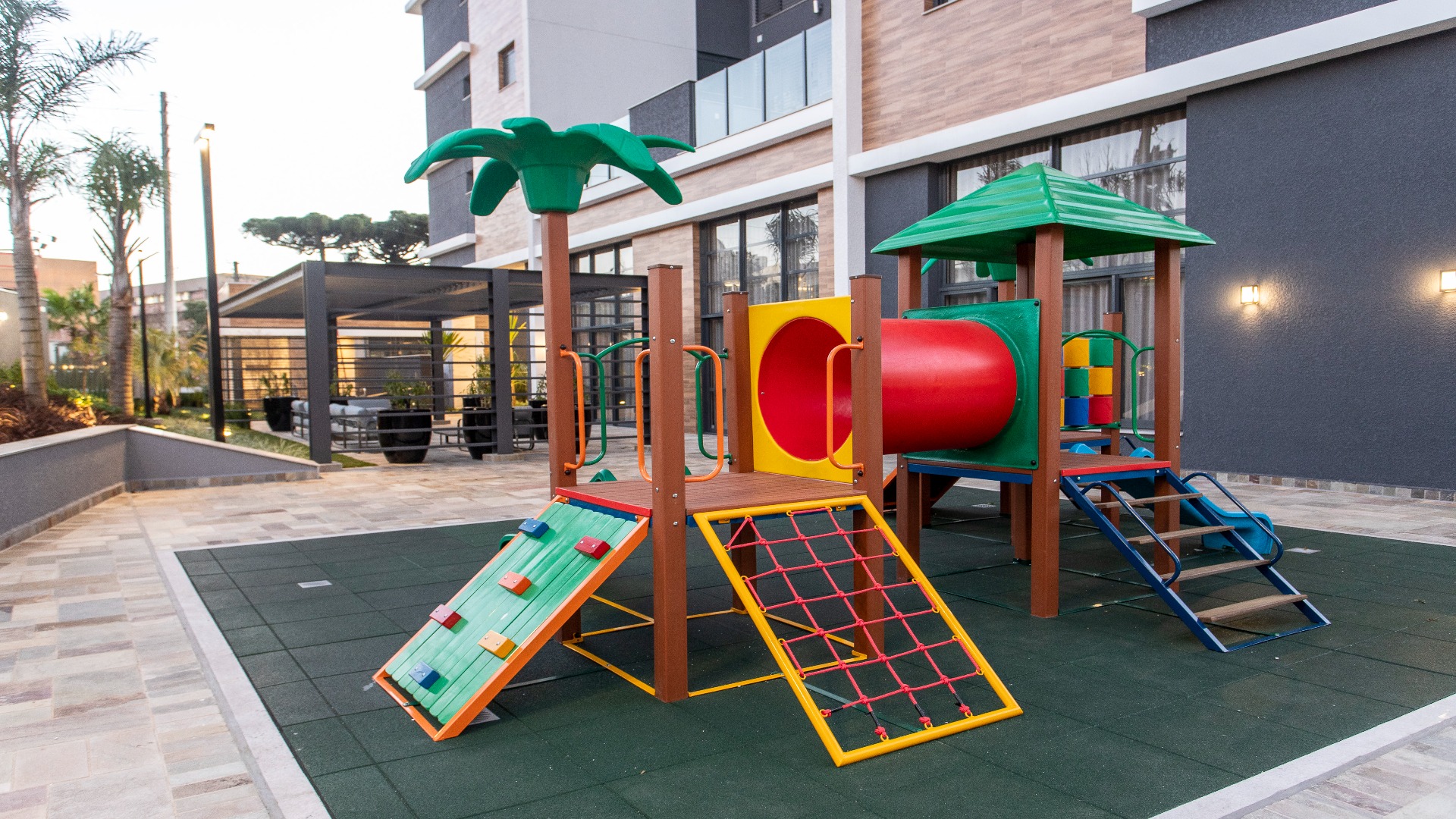 APARTAMENTO COM 3 DORMITÓRIOS E 2 VAGAS NO ECOVILLE