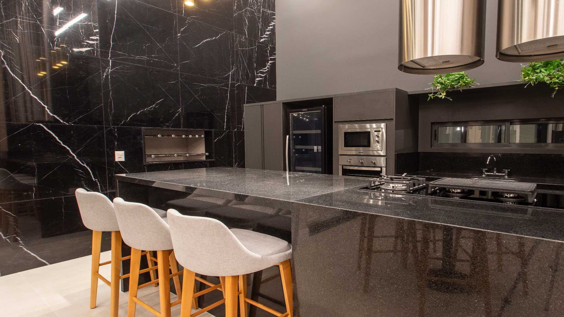 APARTAMENTO COM 3 DORMITÓRIOS E 2 VAGAS NO ECOVILLE