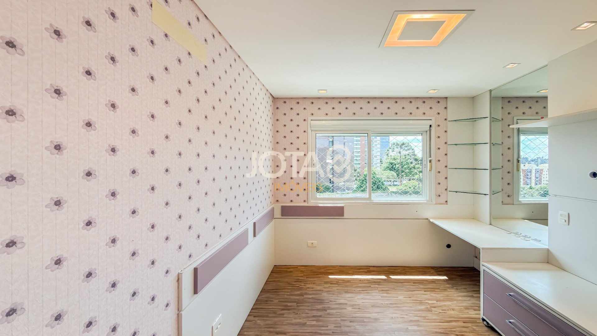 APARTAMENTO 4 QUARTOS COM ELEVADOR PRIVATIVO NO ECOVILLE - COND CLUBE