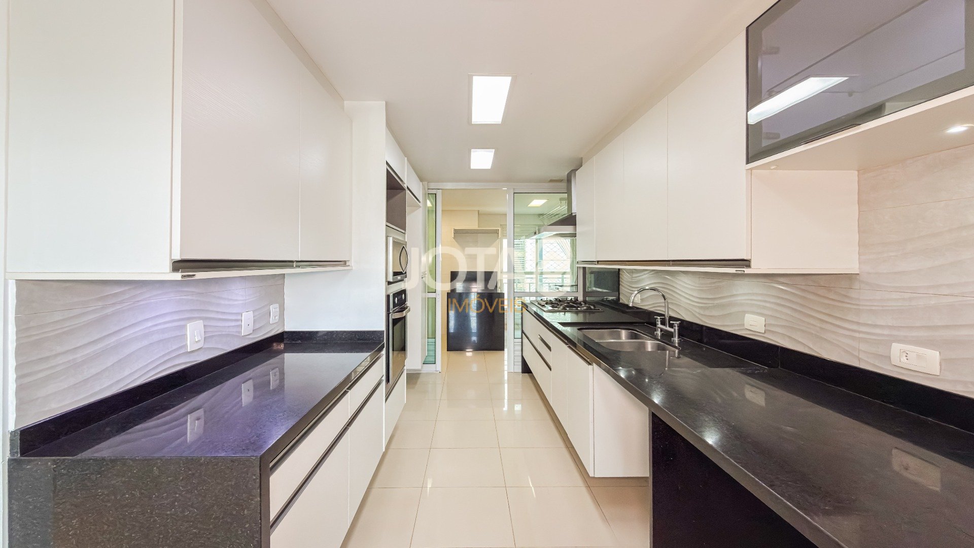 APARTAMENTO 4 QUARTOS COM ELEVADOR PRIVATIVO NO ECOVILLE - COND CLUBE