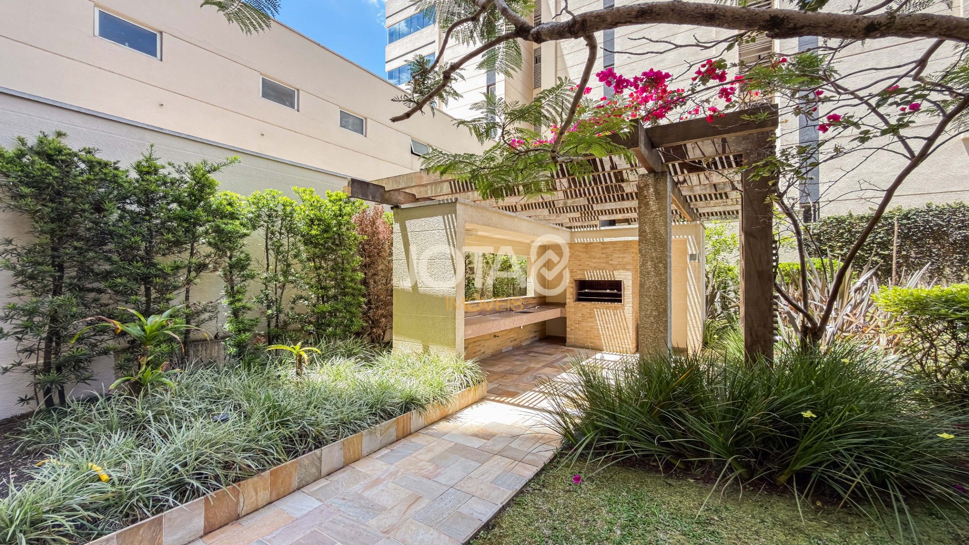 APARTAMENTO 4 QUARTOS COM ELEVADOR PRIVATIVO NO ECOVILLE - COND CLUBE