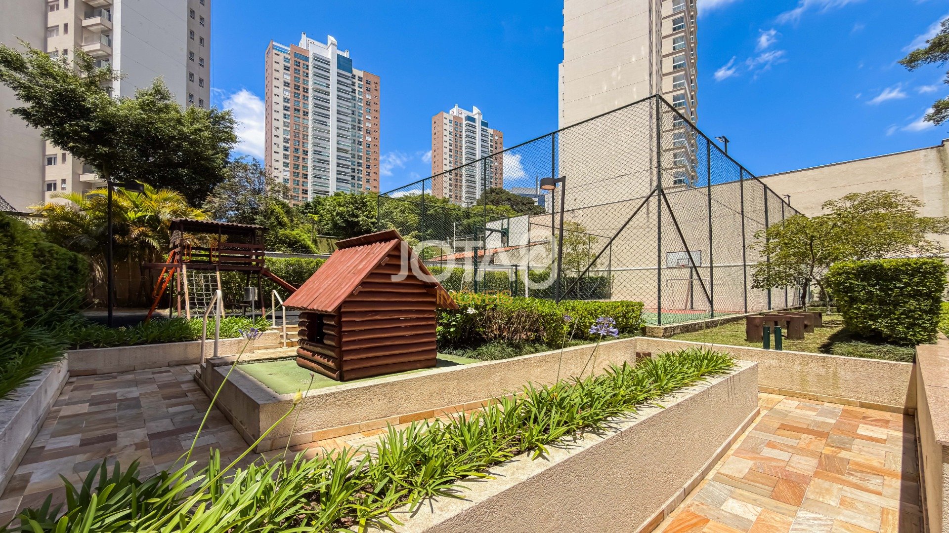 APARTAMENTO 4 QUARTOS COM ELEVADOR PRIVATIVO NO ECOVILLE - COND CLUBE