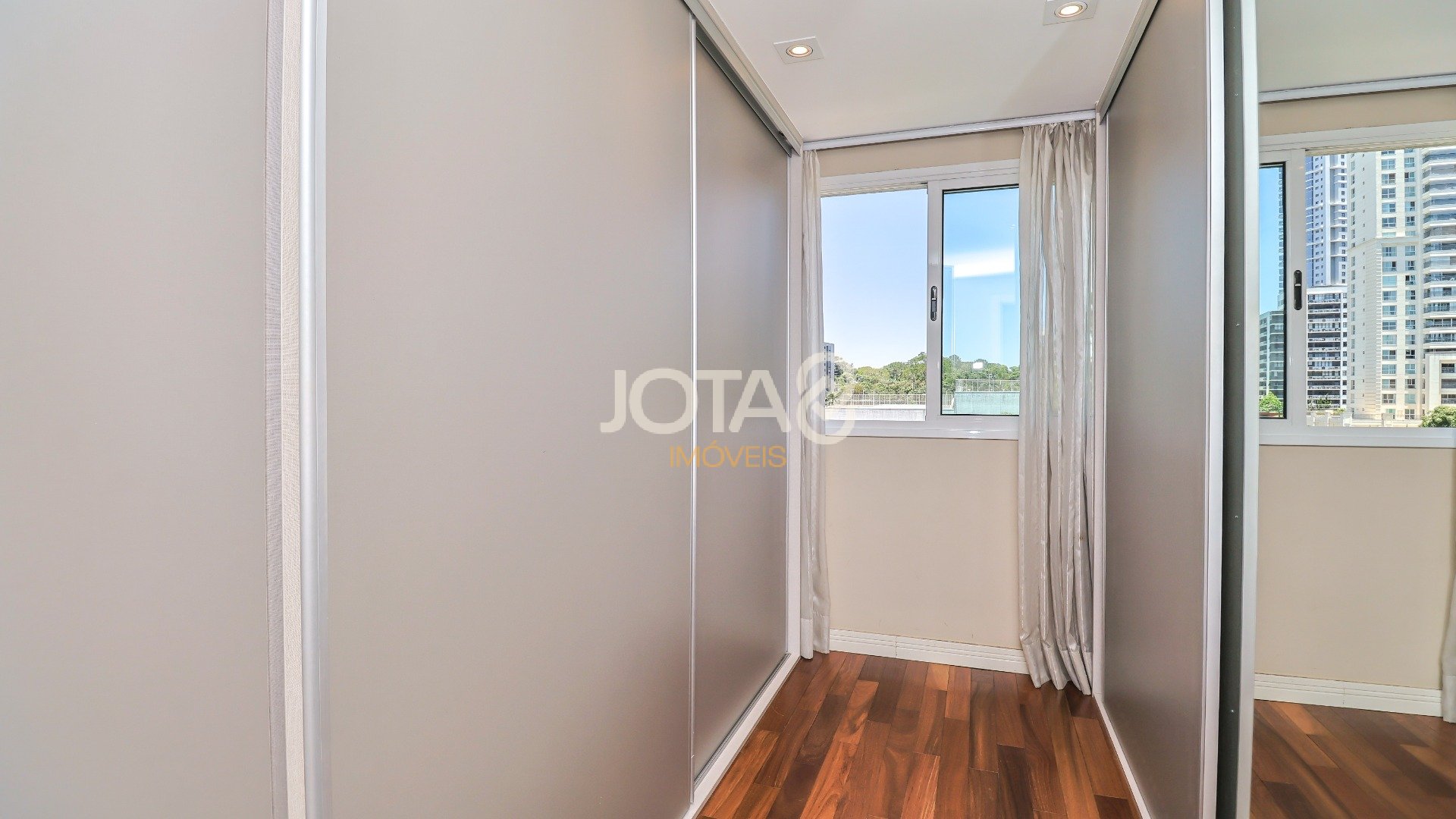 LINDO APARTAMENTO COM 3 QUARTOS NO ECOVILLE