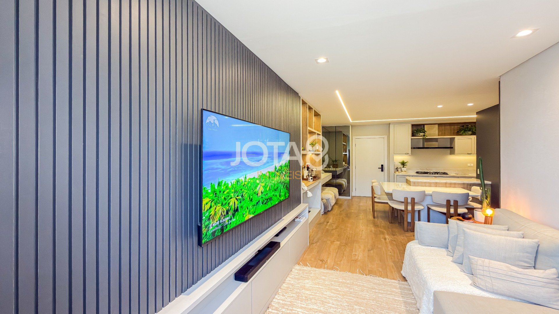 APARTAMENTO MOBILIADO 2 QUARTOS NO BIGORRILHO