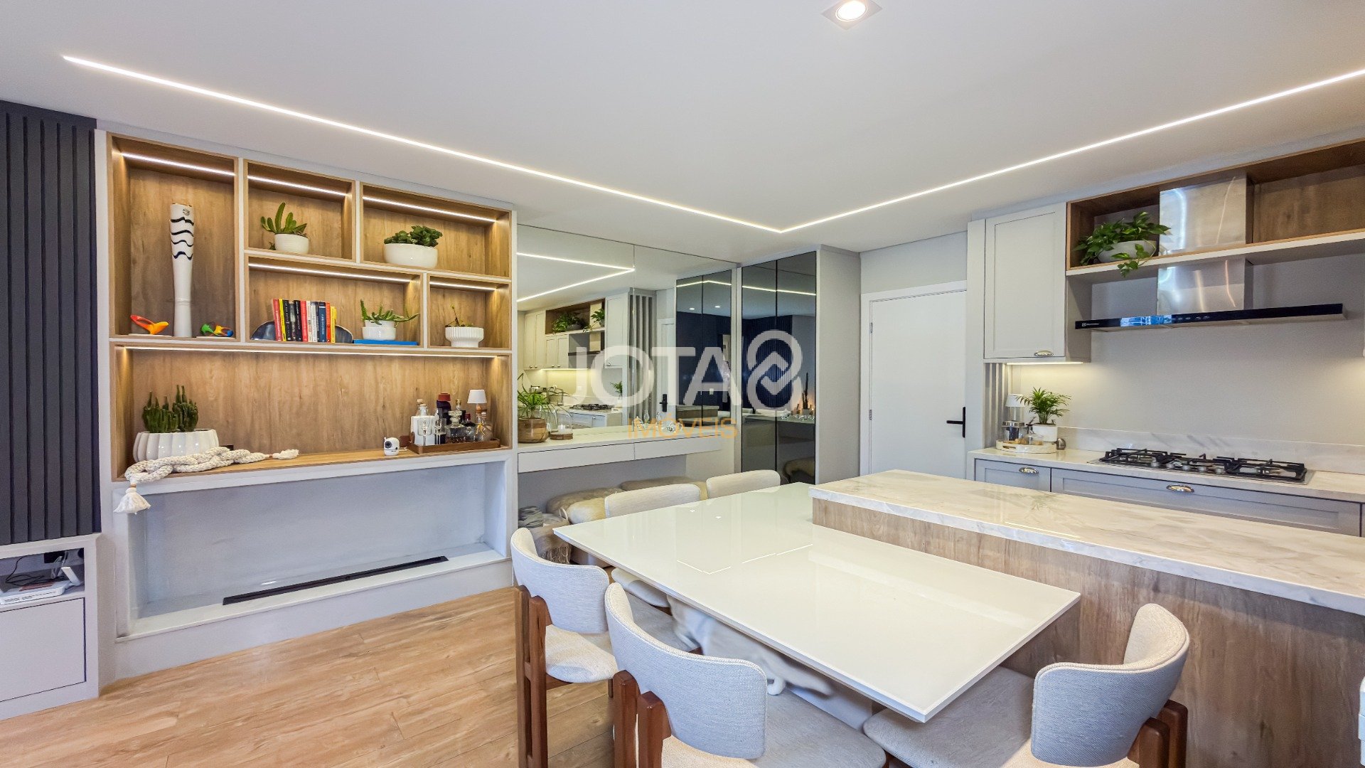 APARTAMENTO MOBILIADO 2 QUARTOS NO BIGORRILHO