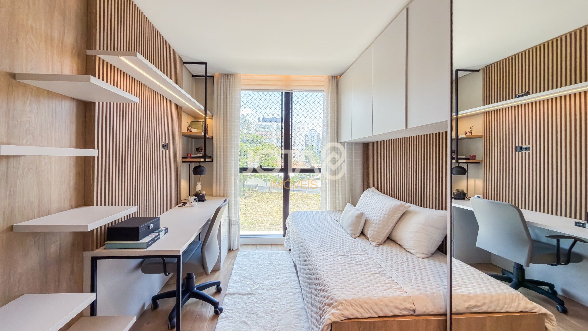 APARTAMENTO MOBILIADO 2 QUARTOS NO BIGORRILHO