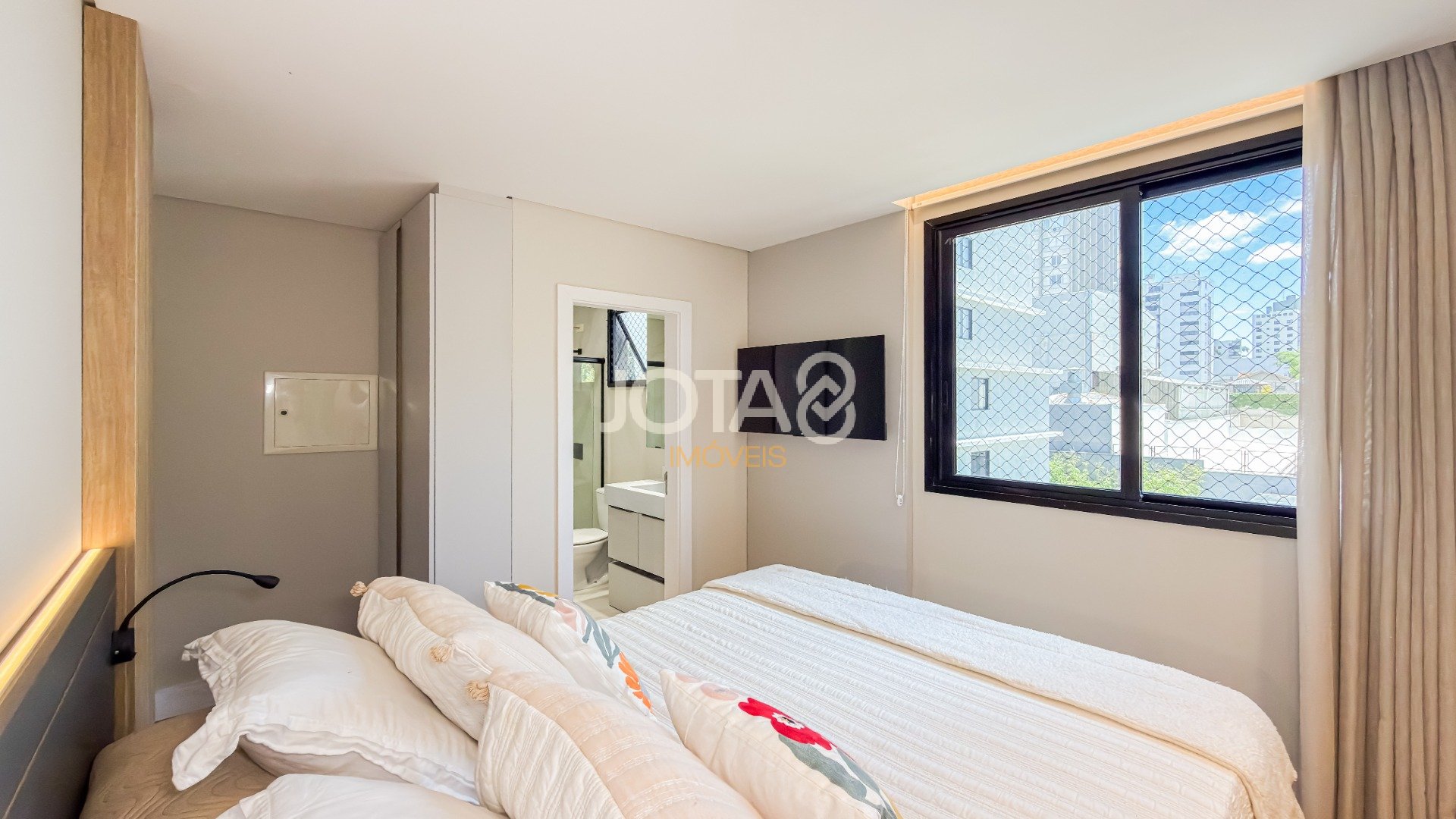 APARTAMENTO MOBILIADO 2 QUARTOS NO BIGORRILHO