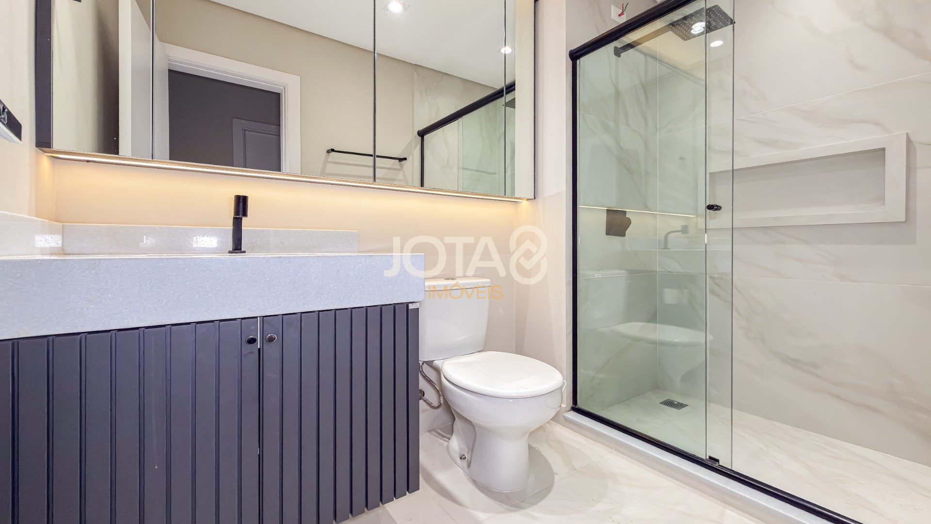 APARTAMENTO MOBILIADO 2 QUARTOS NO BIGORRILHO