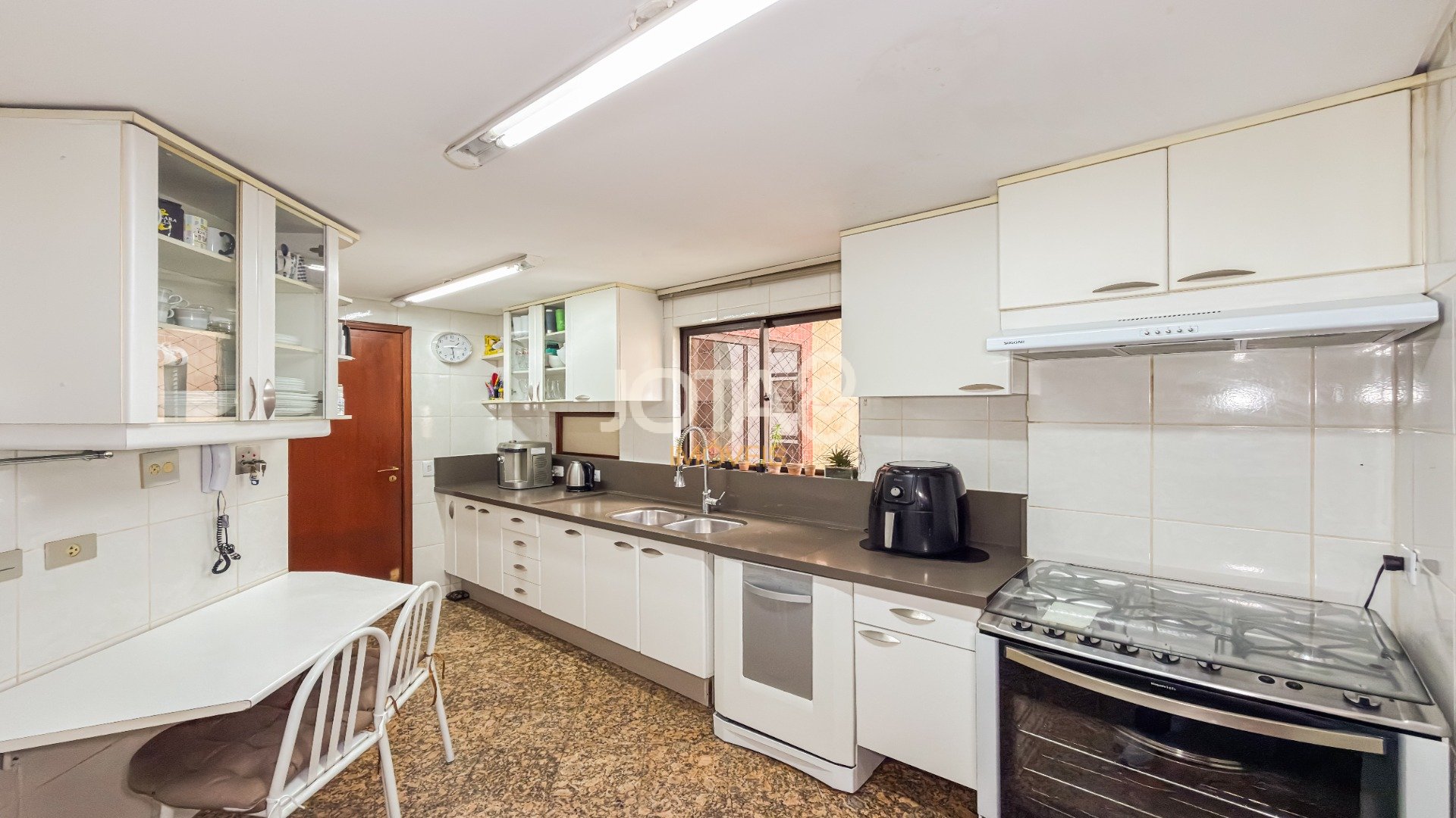 APARTAMENTO 4 QUARTOS FACE NORTE NO BIGORILHO