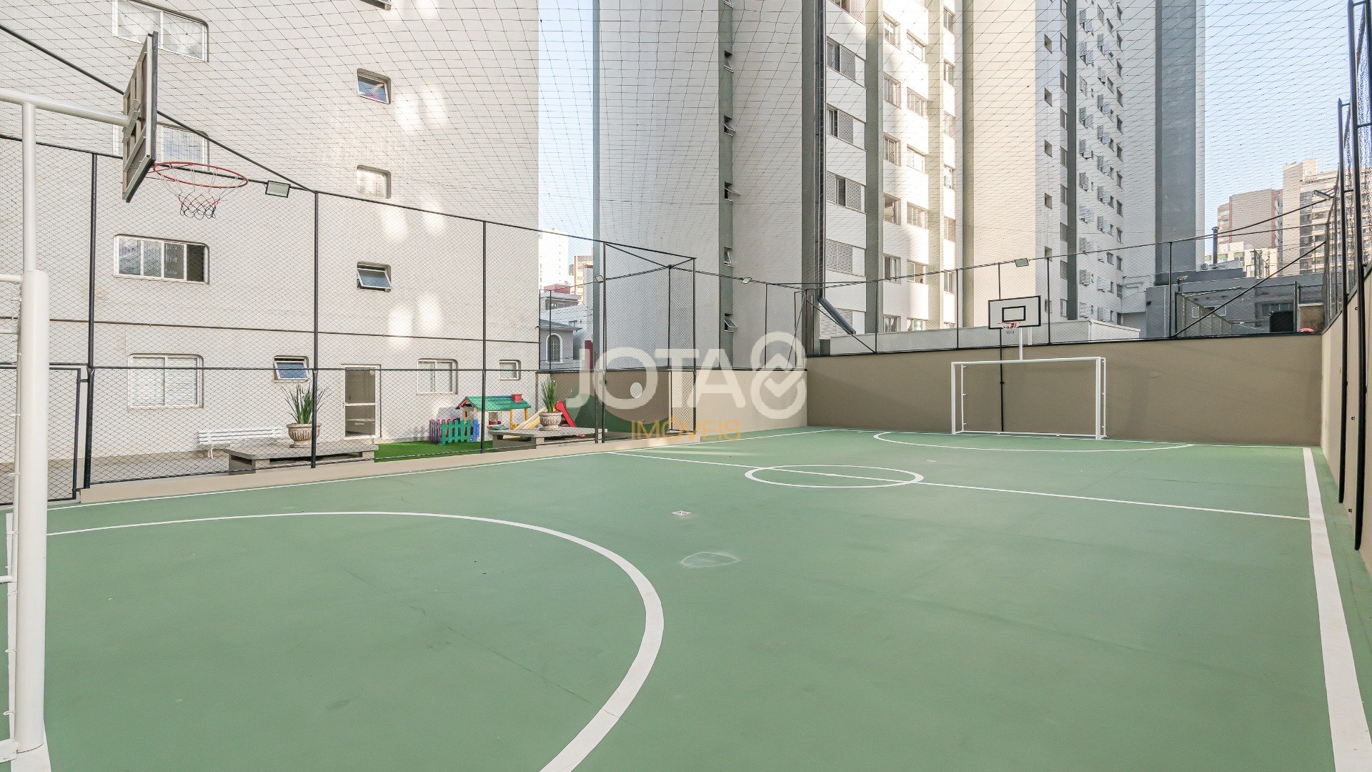 APARTAMENTO NO BATEL AO LADO DA PRAÇA DO JAPÃO!