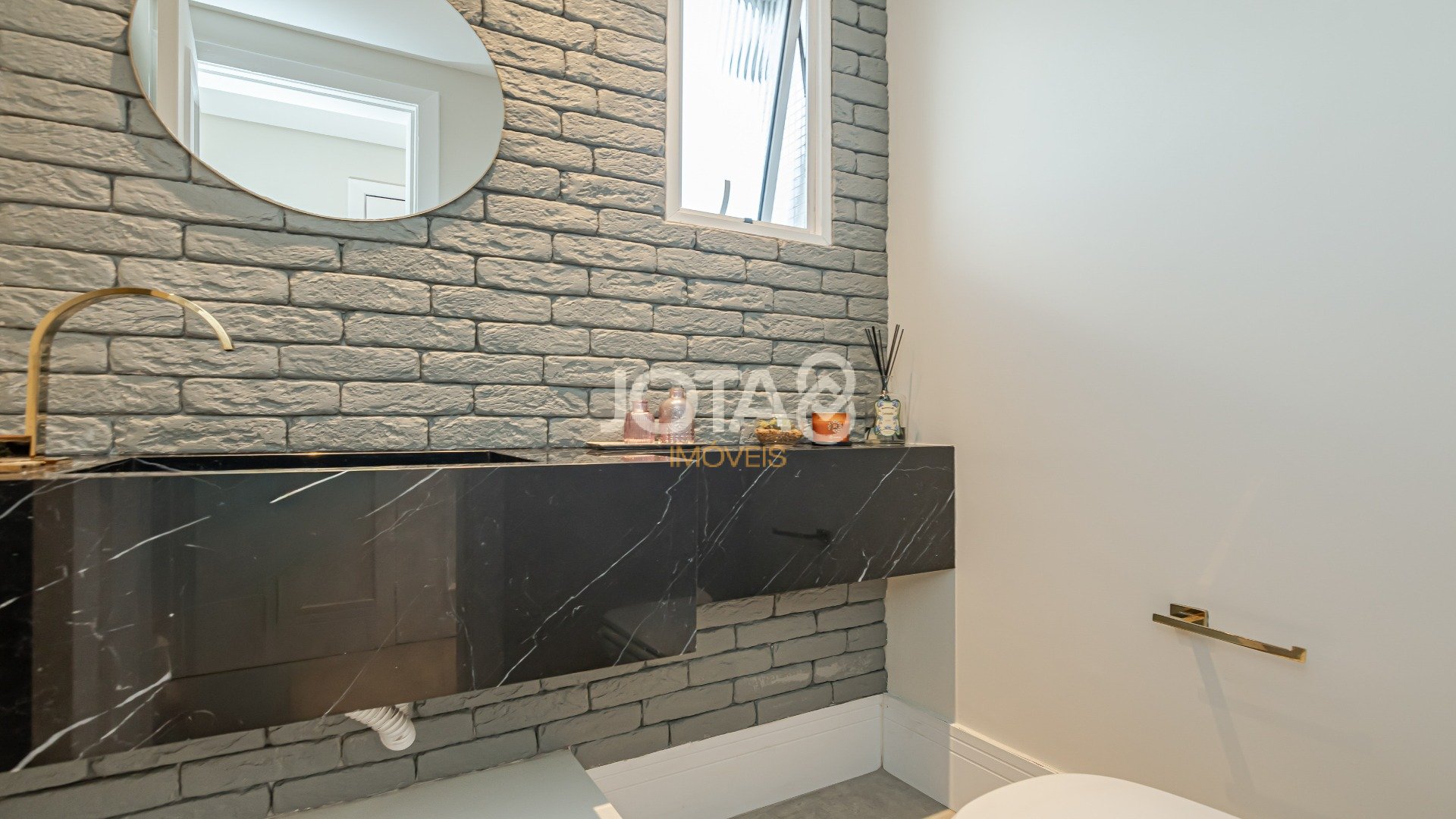 APARTAMENTO NO BATEL AO LADO DA PRAÇA DO JAPÃO!