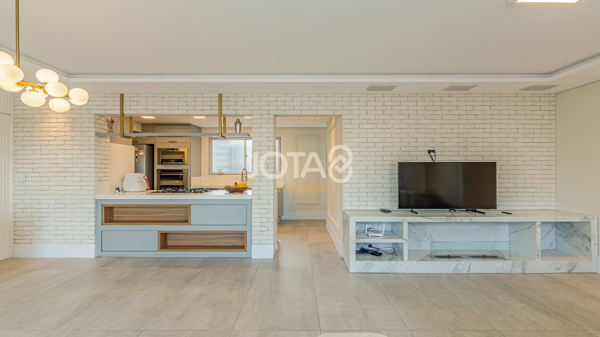 APARTAMENTO NO BATEL AO LADO DA PRAÇA DO JAPÃO!