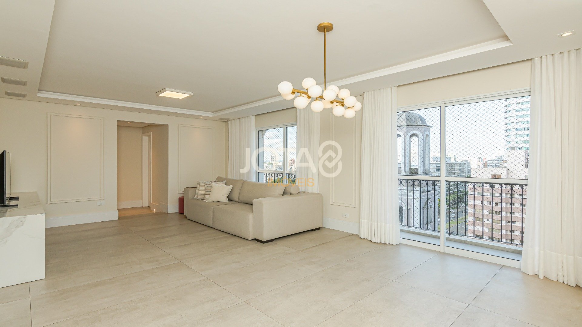 APARTAMENTO NO BATEL AO LADO DA PRAÇA DO JAPÃO!