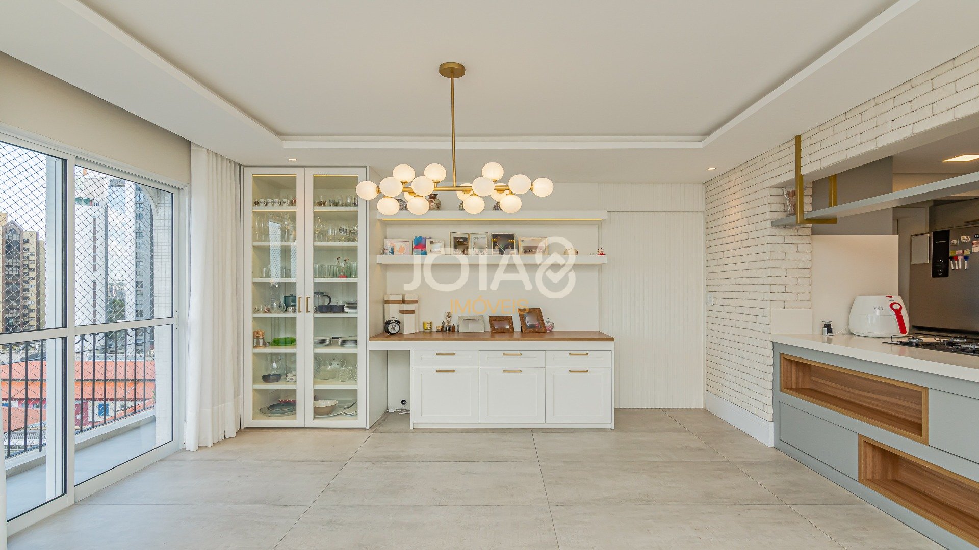 APARTAMENTO NO BATEL AO LADO DA PRAÇA DO JAPÃO!