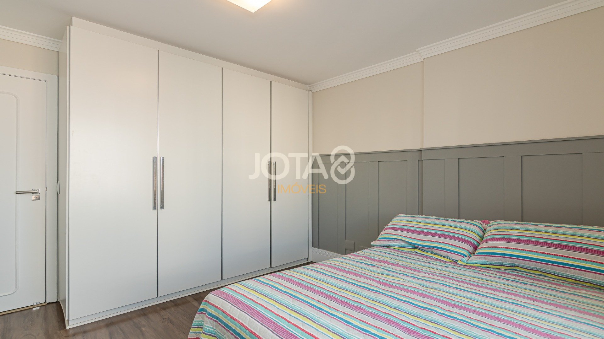 APARTAMENTO NO BATEL AO LADO DA PRAÇA DO JAPÃO!