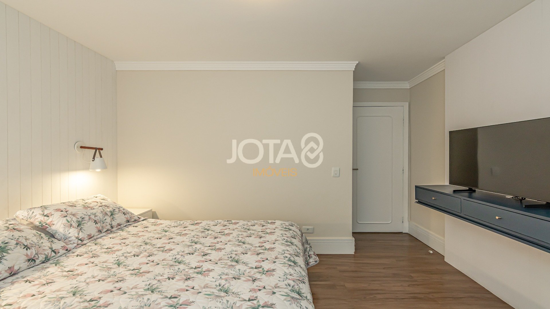 APARTAMENTO NO BATEL AO LADO DA PRAÇA DO JAPÃO!