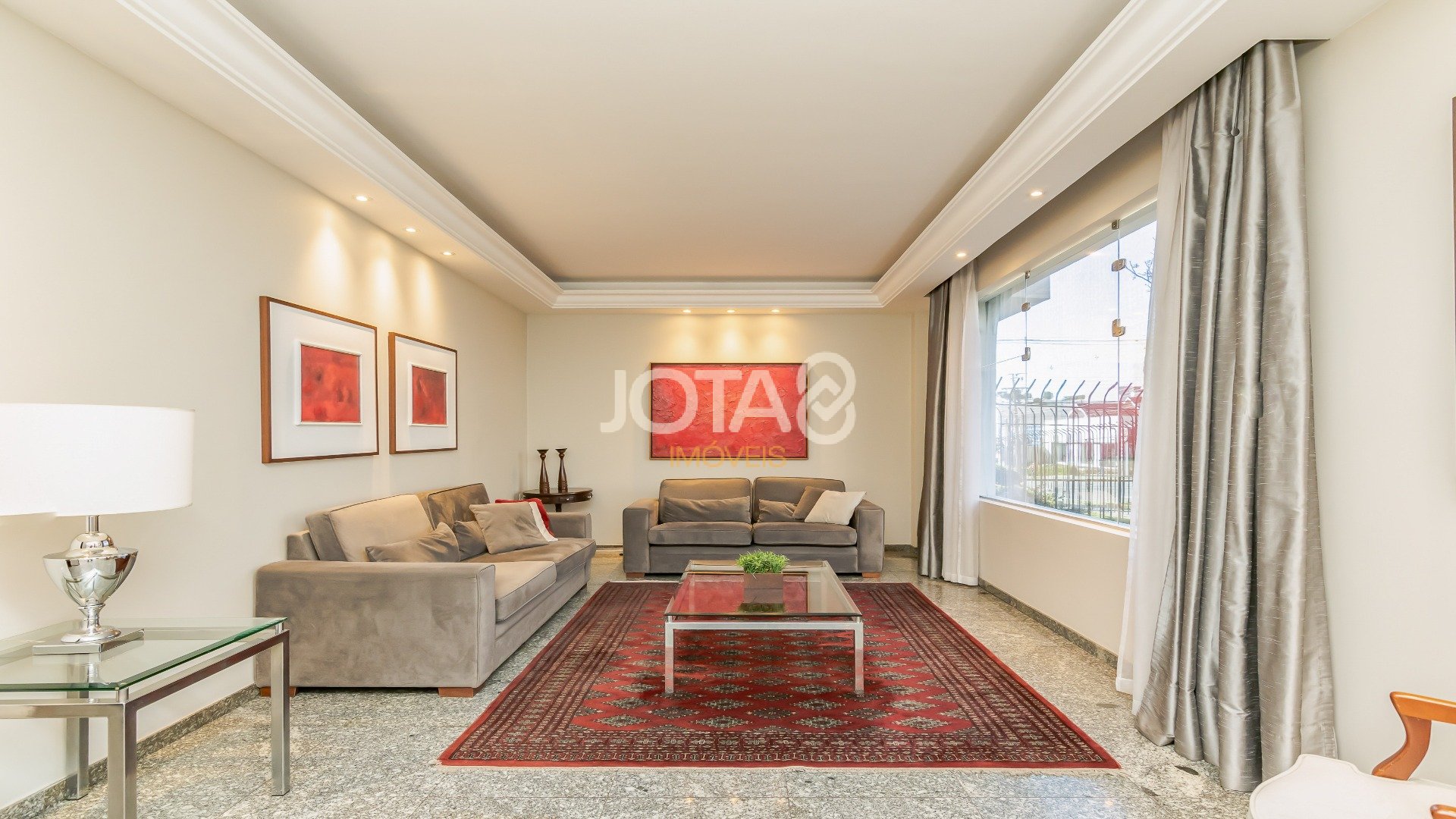 APARTAMENTO NO BATEL AO LADO DA PRAÇA DO JAPÃO!