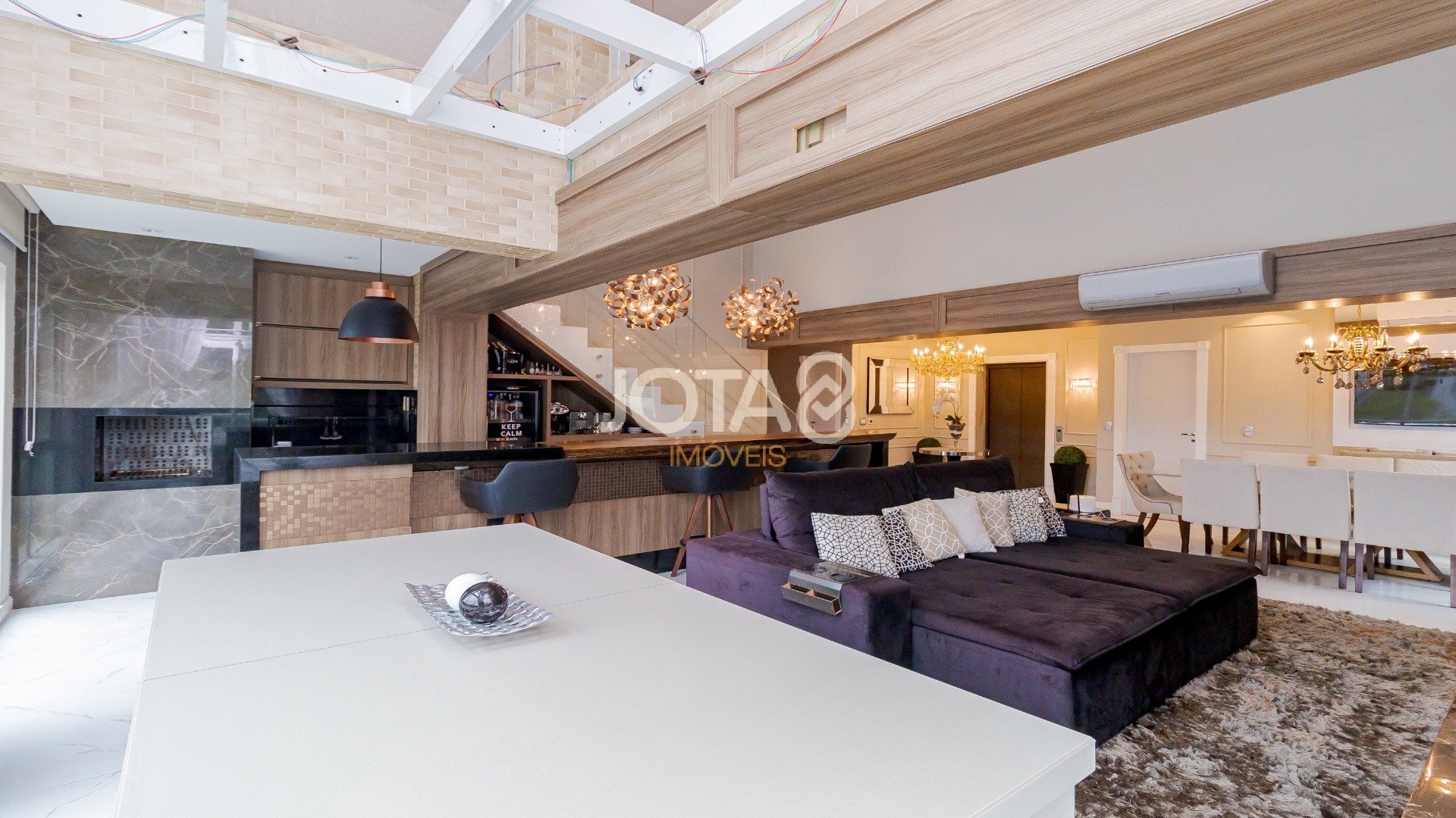 APARTAMENTO 3 SUÍTES COM ELEVADOR PRIVATIVO NO ECOVILLE - COND CLUBE