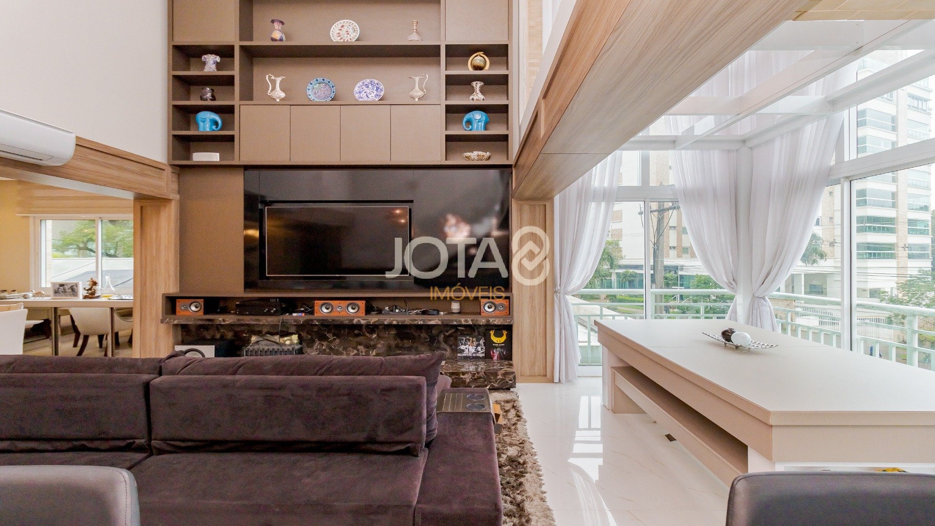 APARTAMENTO 3 SUÍTES COM ELEVADOR PRIVATIVO NO ECOVILLE - COND CLUBE